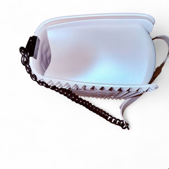 NWT Hello 3AM White “Quilted” Chain Bag - Picture 3 of 5